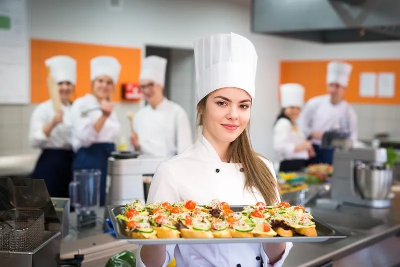 Technik żywienia i usług gastronomicznych – kariera, umiejętności i możliwości