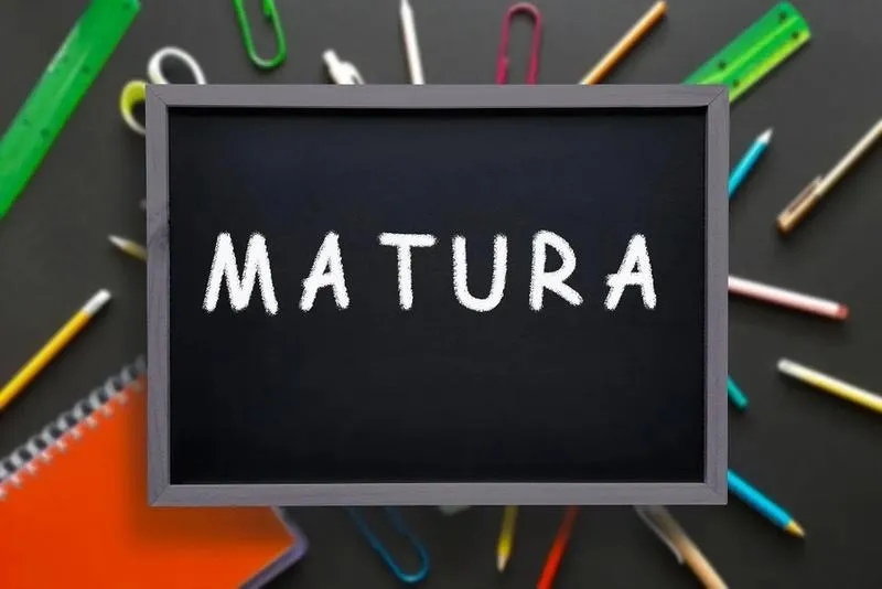 Wykształcenie średnie: co zyskujesz i jak ma się do matury?